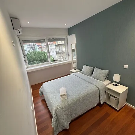 Aliados Πανσιόν *